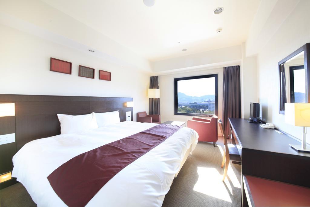 Quintessa Hotel Сасебо Екстериор снимка
